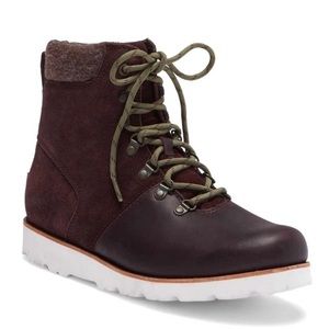 Ugg Halfdan Mens size 10  waterproof